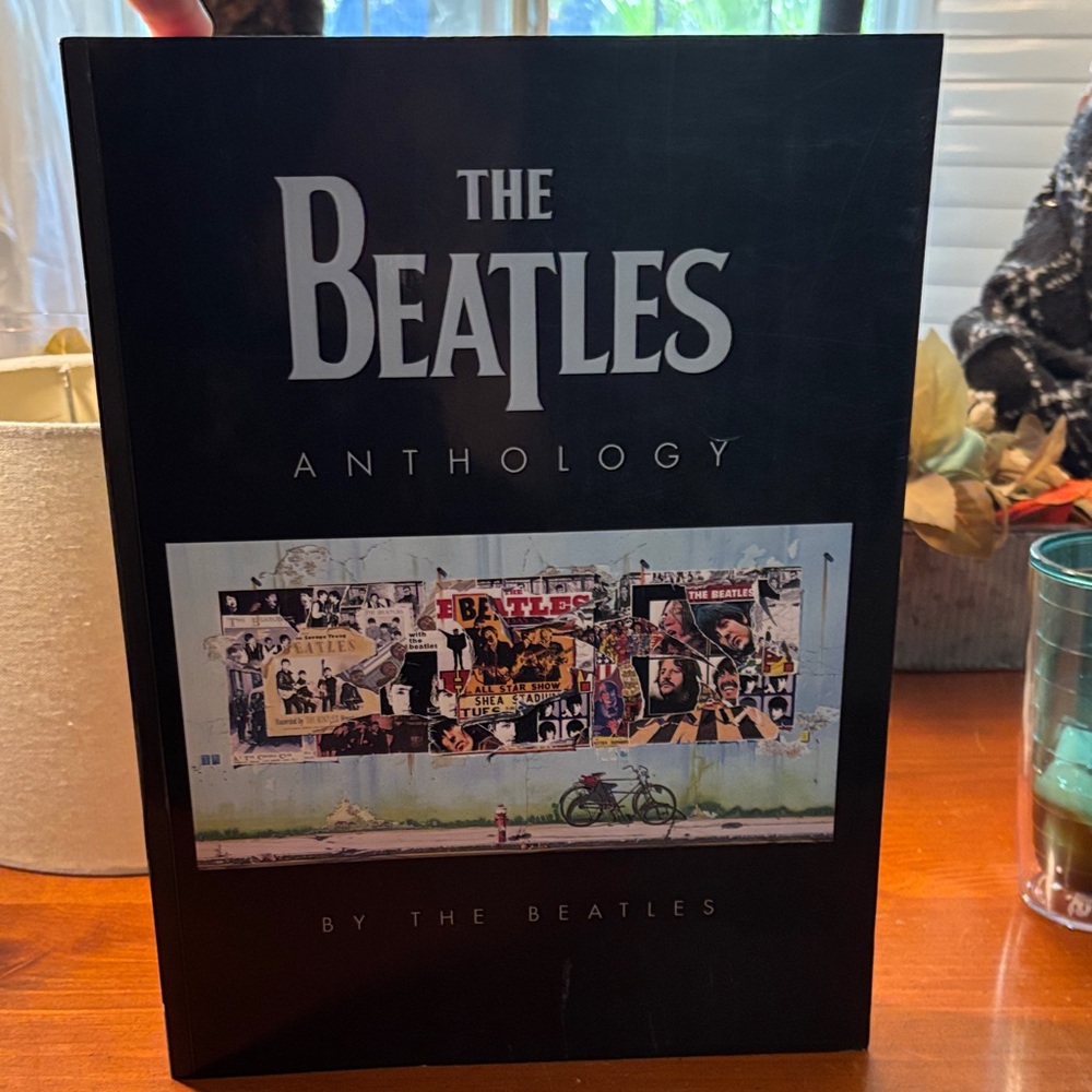 The Beatles Anthology - the Beatles Trade Paperback Book 2000